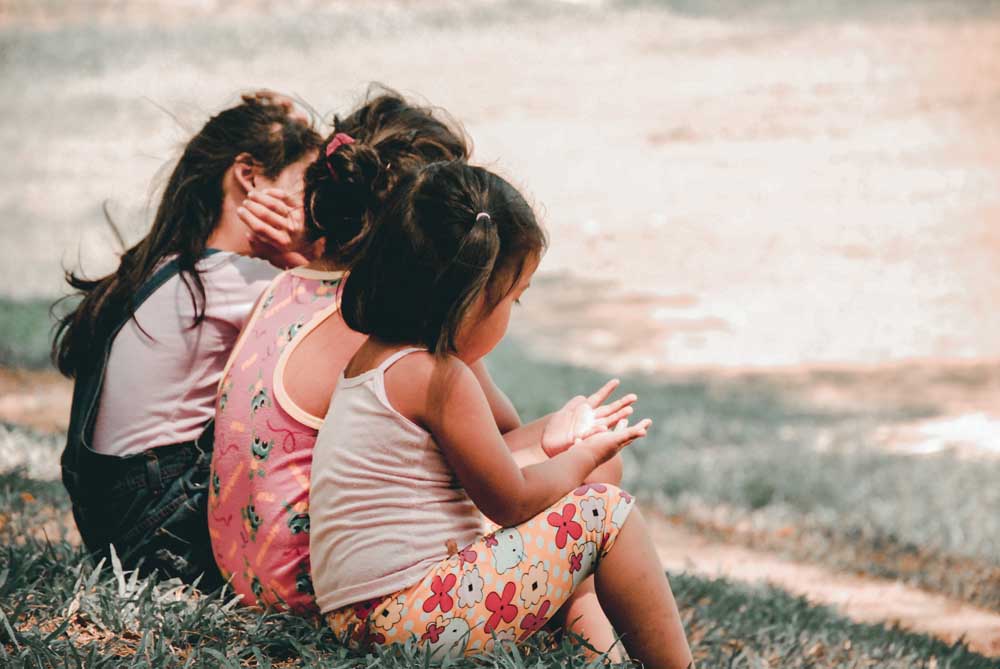 Kid communication skills: Photo by Charlein Gracia on Unsplash